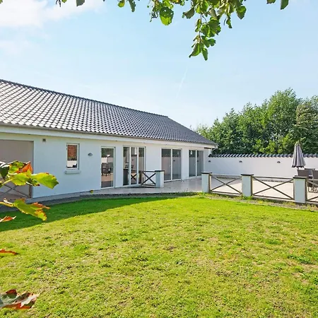 10 Person In Grenaa-by Traum *
