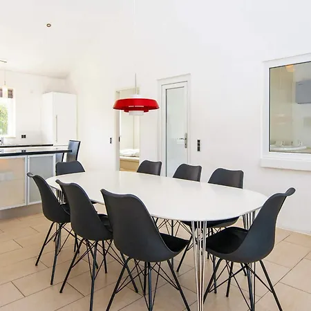 10 Person In Grenaa-by Traum Grenå
