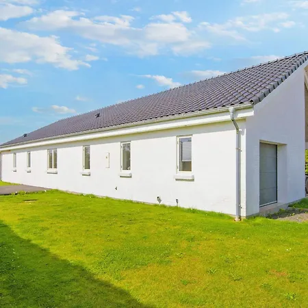 10 Person In Grenaa-by Traum Grenå